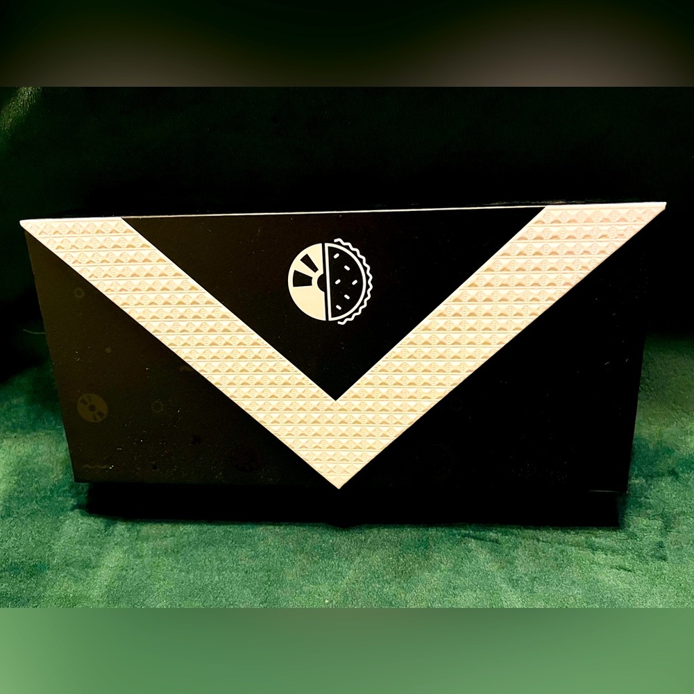 Holo Taco 3rd Anniversary Gala collection box. Excellent! BOX ONLY…..no polish.